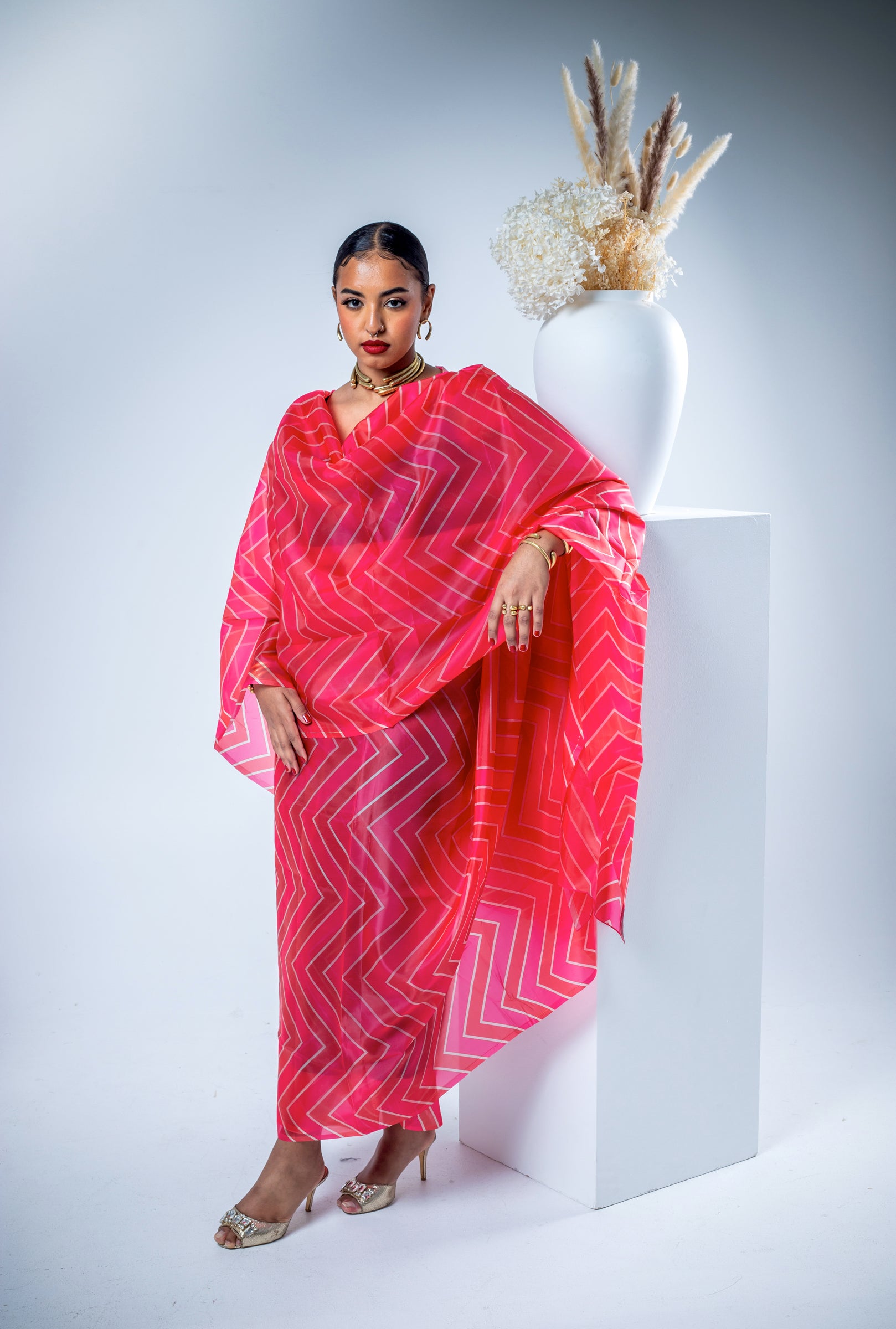 Red Zigzag Thoub