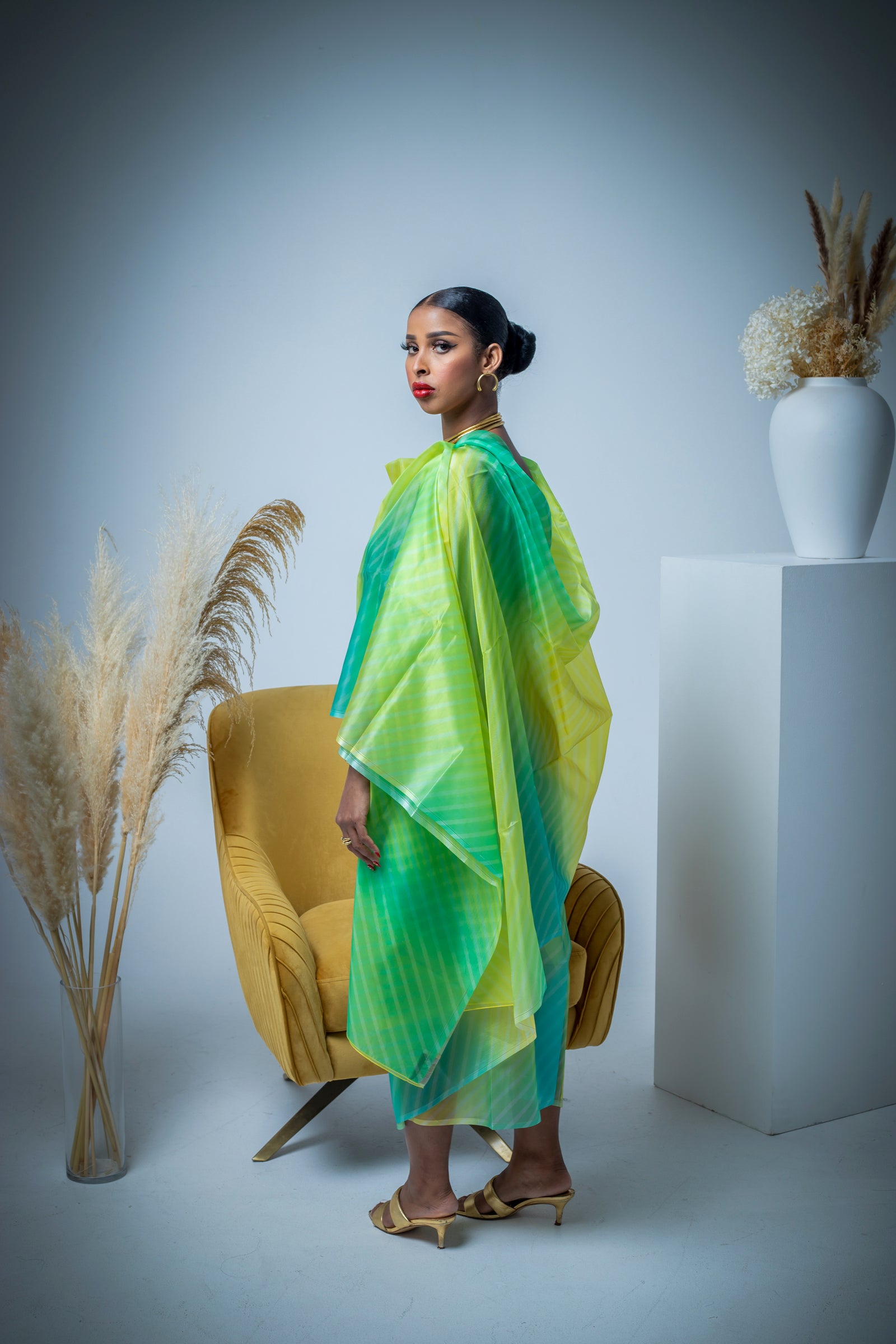 Two Shades Strips Thoub