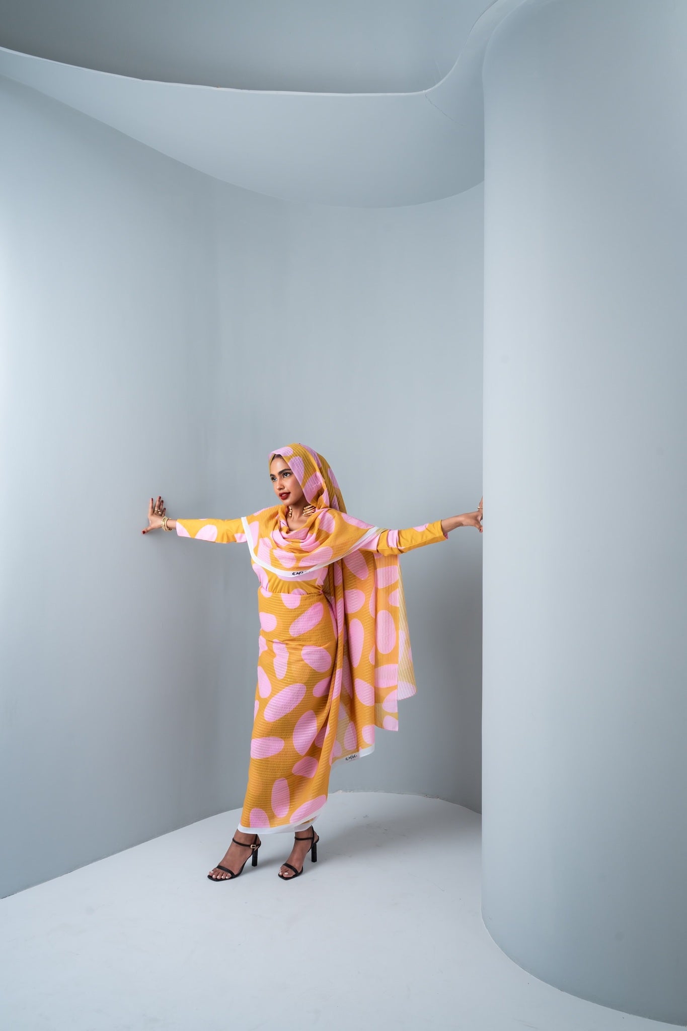 Pink polka dots Toub