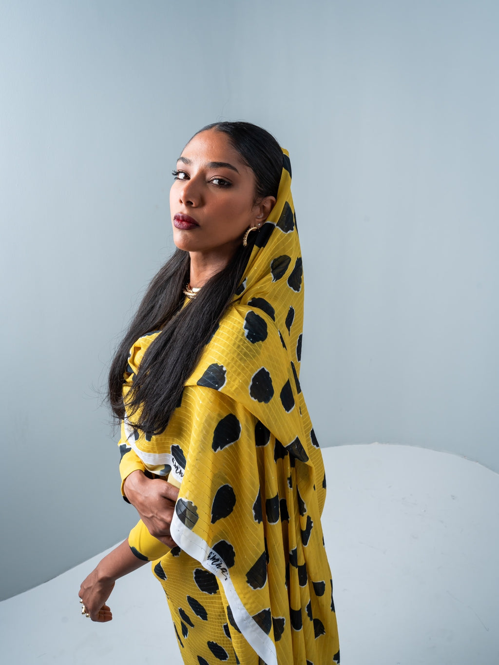 Yellow-black polka dots Toub